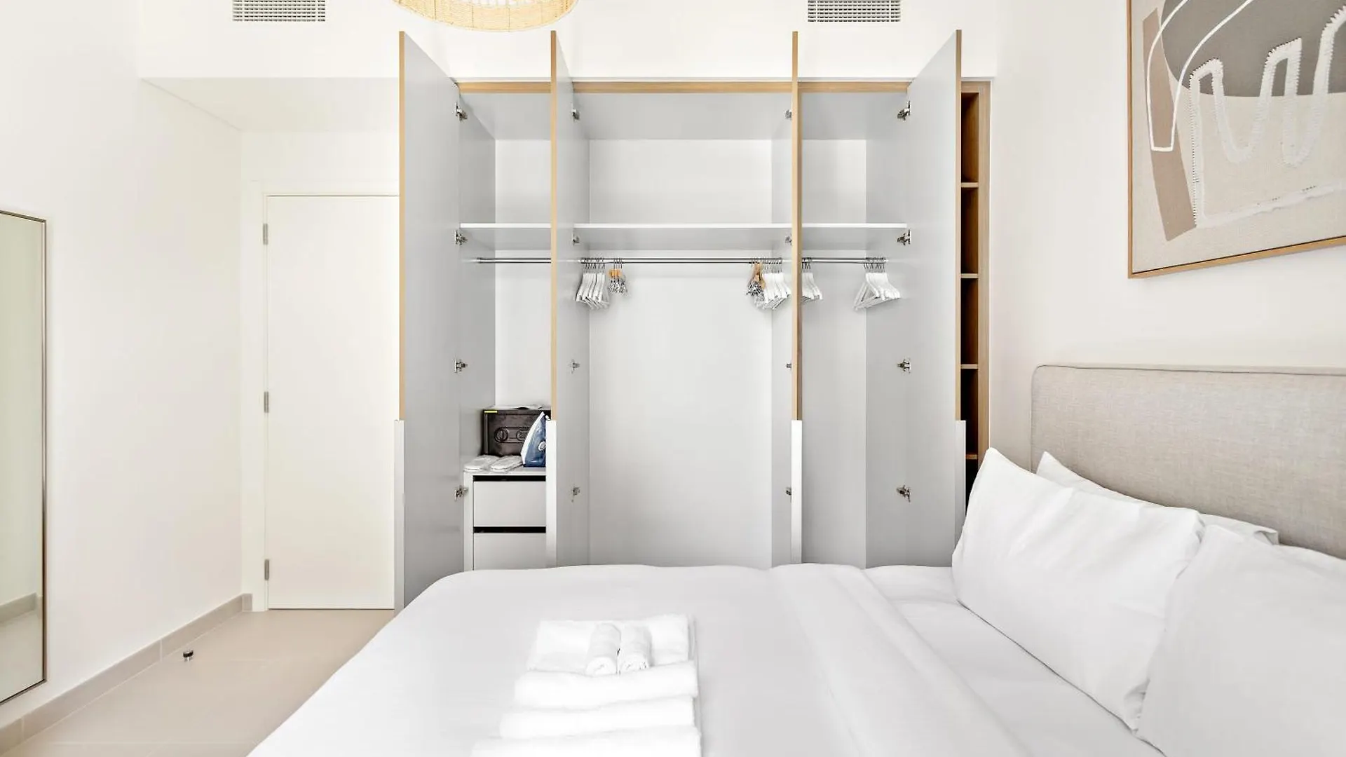 Апартаменты Silkhaus Chic 1Bdr In Unique Neighborhood Дубай ОАЭ