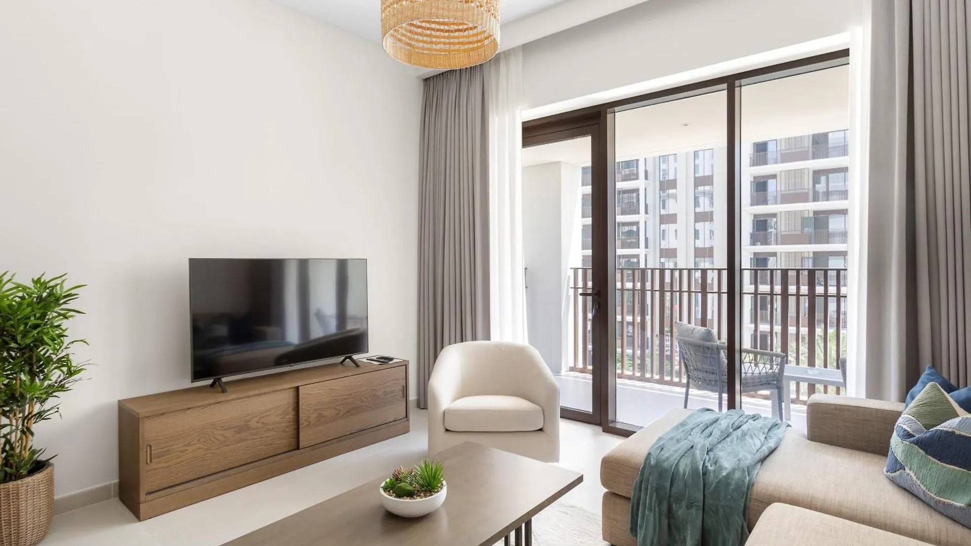 Апартаменты Silkhaus Chic 1Bdr In Unique Neighborhood Дубай 0*,  ОАЭ